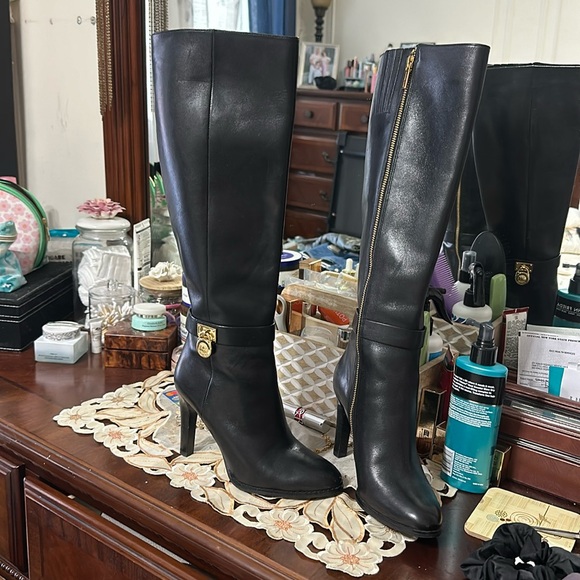 Michael Kors real leather heel boots - Picture 8 of 9